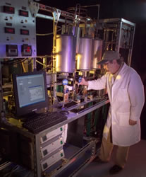 Nazim Muradov and Olawale Adebiyi  in laboratory